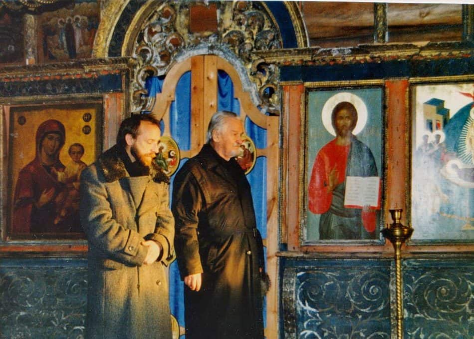 О. Лев и Эркки Пийронен в Успенской церкви. 1997 год. Фото Ирины Соболевой